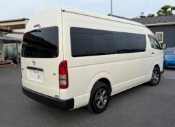 
										TOYOTA Hiace Commuter full									