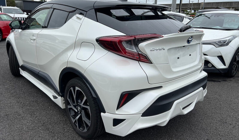 
								TOYOTA C-HR G full									