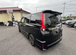 
										Toyota Noah Si G`S full									