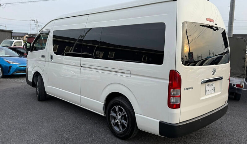 
								TOYOTA Hiace Commuter full									