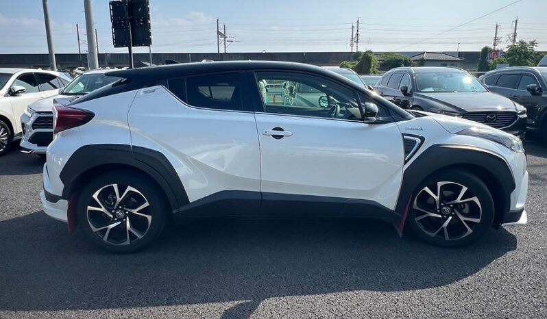 
								TOYOTA C-HR G full									