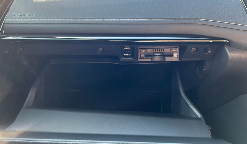 
								Toyota Crown RS advance full									