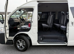 
										TOYOTA Hiace Commuter full									