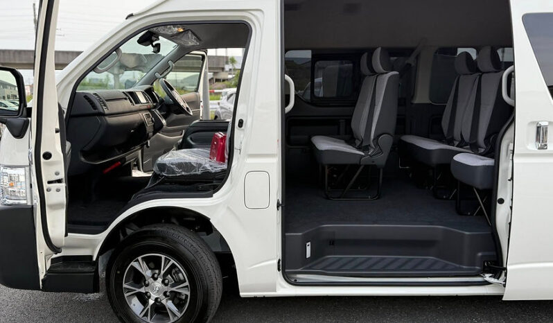 
								TOYOTA Hiace Commuter full									