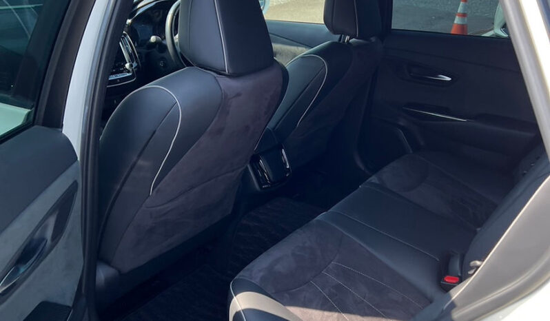 
								Toyota Crown RS advance full									