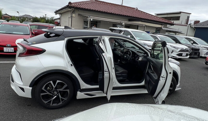 
								TOYOTA C-HR G full									