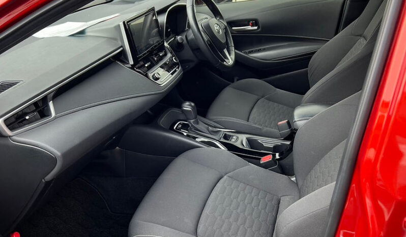 
								Toyota Corolla Sport Hybrid full									