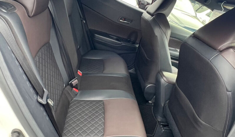 
								TOYOTA C-HR G full									