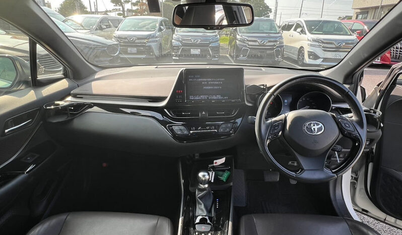 
								TOYOTA C-HR G full									