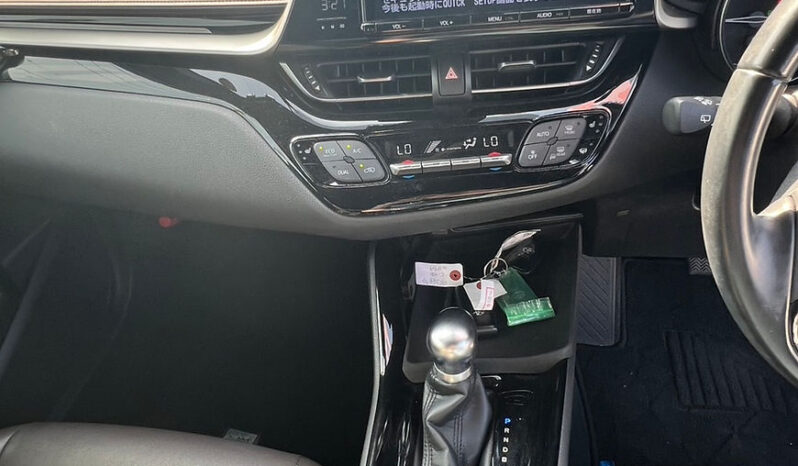 
								TOYOTA C-HR G full									