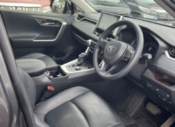 
										TOYOTA RAV4 G HYBRID full									