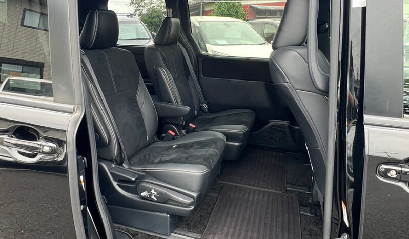 
								Toyota Noah Si G`S full									