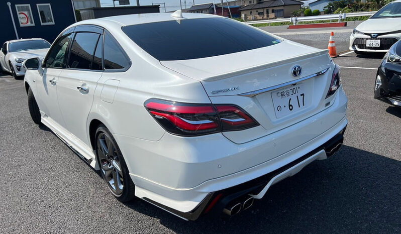 
								Toyota Crown RS advance full									