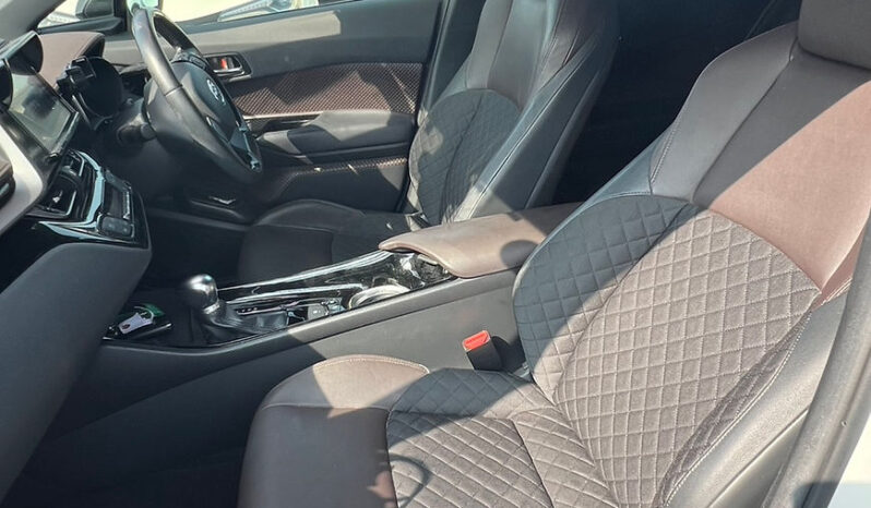 
								TOYOTA C-HR G full									