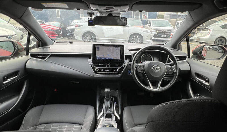 
								Toyota Corolla Sport Hybrid full									