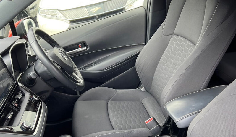 
								Toyota Corolla Sport Hybrid full									
