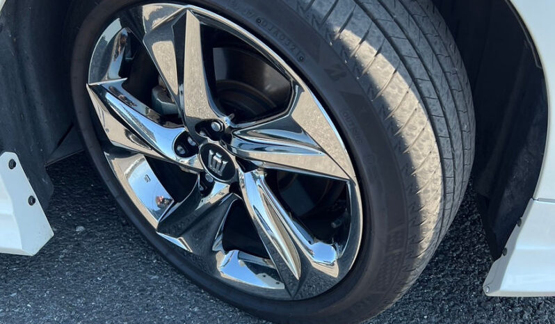 
								Toyota Crown RS advance full									