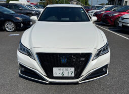 
										Toyota Crown RS advance full									