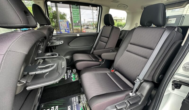 
								2018 Nissan Serena e-POWER full									