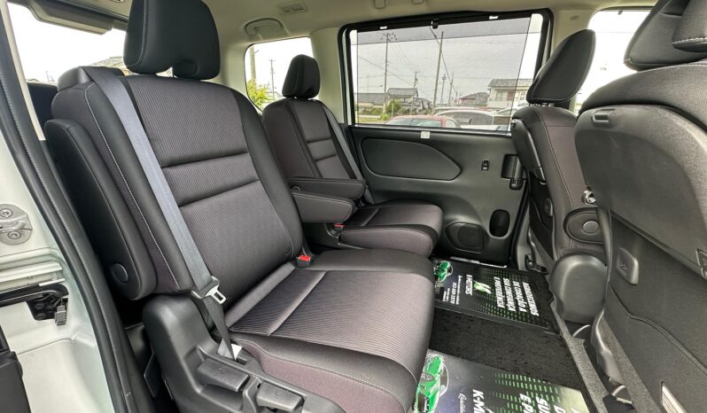 
								2018 Nissan Serena e-POWER full									