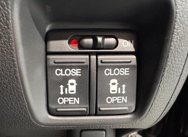 
								2017 Honda N-BOX Custom SS Package 2WD full									