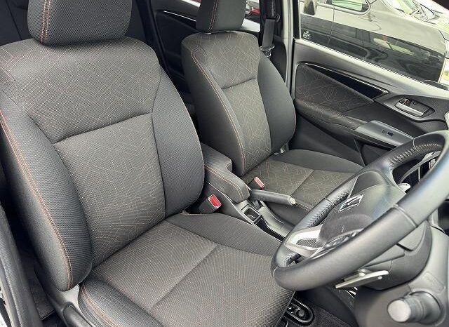 
								2014 Honda Fit Hybrid HYBRID S Package 2WD full									