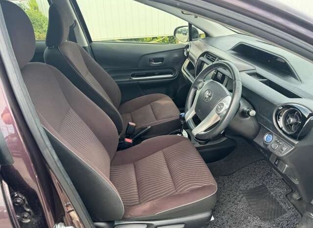 
								2015 Toyota Aqua G 2WD full									