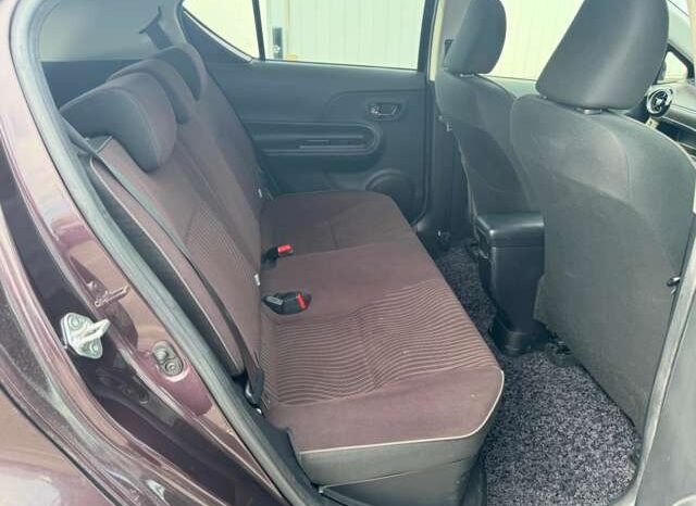 
								2015 Toyota Aqua G 2WD full									