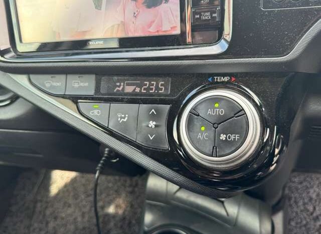 
								2015 Toyota Aqua G 2WD full									