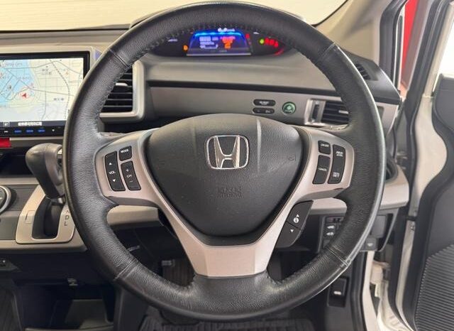 
								2014 Honda Freed Hybrid Just Selection 6-seater 2WD full									