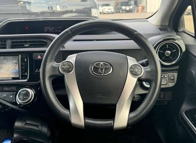 
								2015 Toyota Aqua G 2WD full									