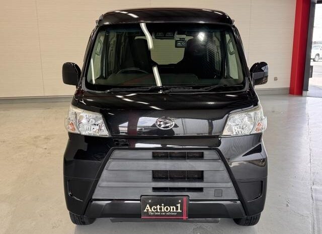 
								2017 Daihatsu Hijet Cargo Deluxe SA III High Roof 2WD full									