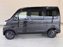 
										2017 Daihatsu Hijet Cargo Deluxe SA III High Roof 2WD full									