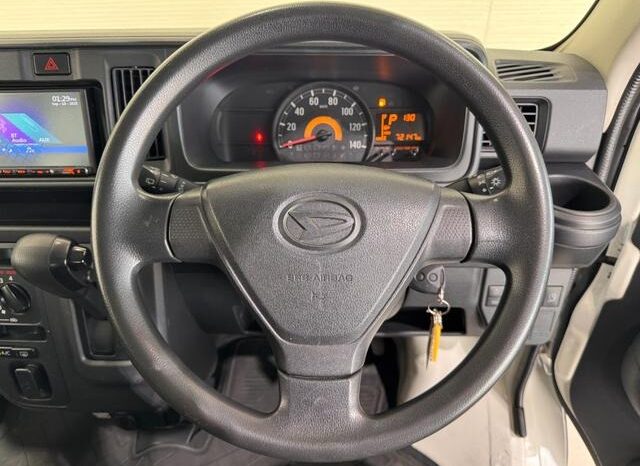 
								2019 Daihatsu Hijet Cargo 2WD full									