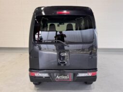 
										2017 Daihatsu Hijet Cargo Deluxe SA III High Roof 2WD full									