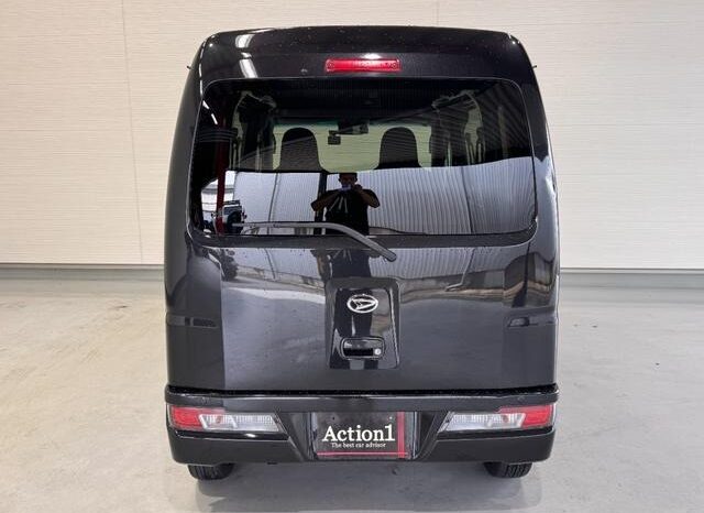 
								2017 Daihatsu Hijet Cargo Deluxe SA III High Roof 2WD full									