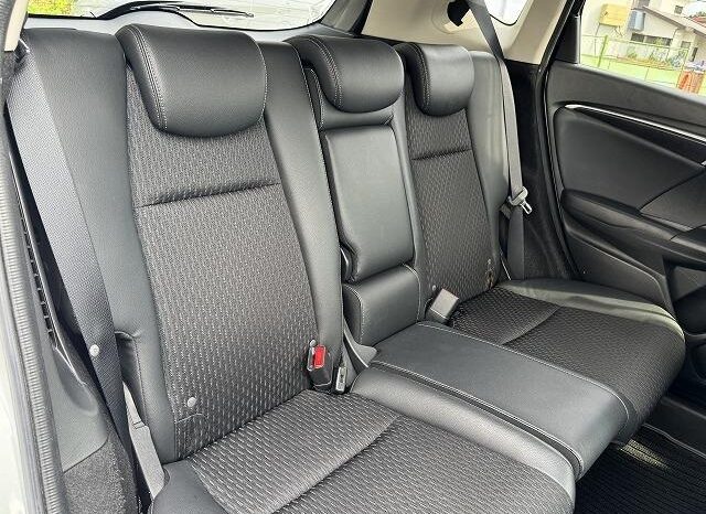 
								2015 Honda Fit Hybrid HYBRID L package 2WD full									