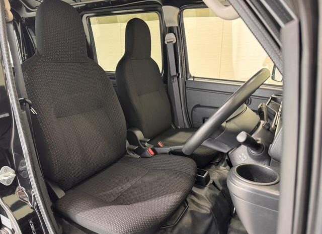 
								2017 Daihatsu Hijet Cargo Deluxe SA III High Roof 2WD full									