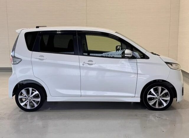 
								2015 Nissan Days Highway Star G Turbo 2WD full									