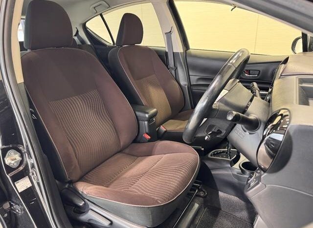 
								2015 Toyota Aqua G 2WD full									