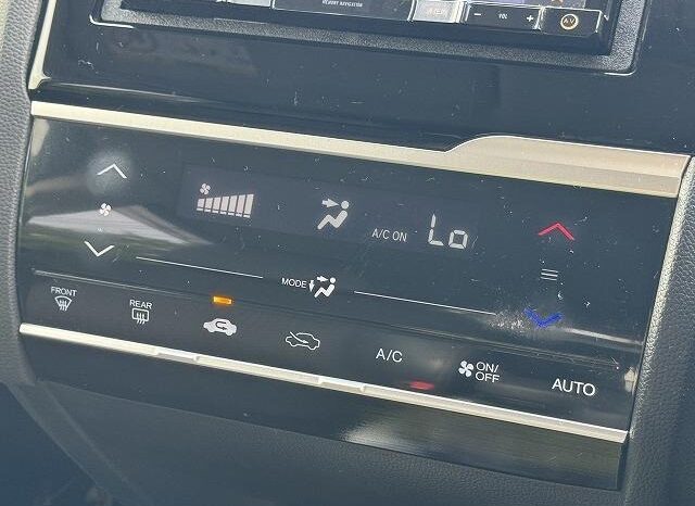 
								2015 Honda Fit Hybrid HYBRID L package 2WD full									