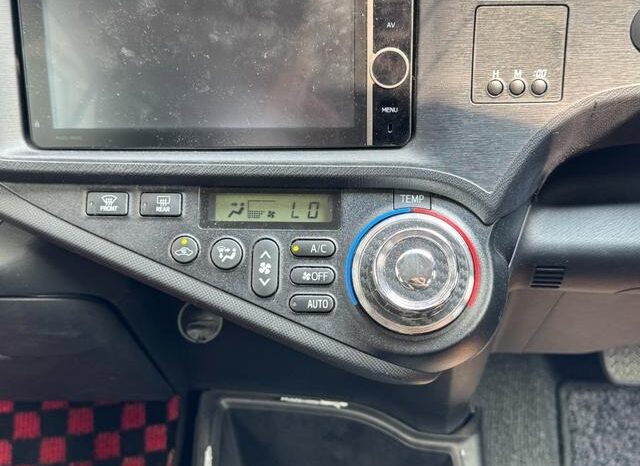 
								2013 Toyota Aqua G 2WD full									