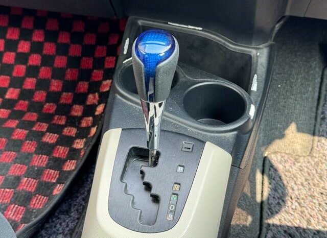 
								2013 Toyota Aqua G 2WD full									