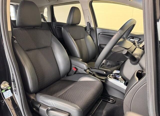 
								2014 Honda Fit Hybrid HYBRID L package 2WD full									