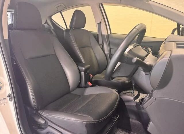 
								2014 Toyota Aqua G Black Soft Leather Selection 2WD full									