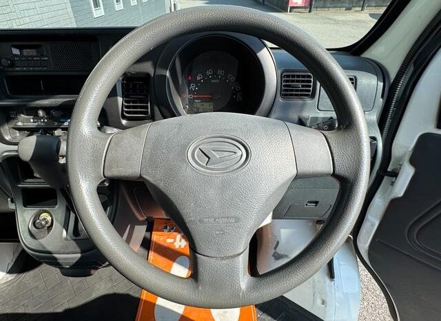 
								2015 Daihatsu Hijet Cargo Cargo 2-seater standard roof 2WD full									