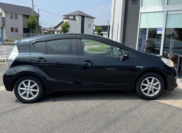 
								2013 Toyota Aqua G 2WD full									