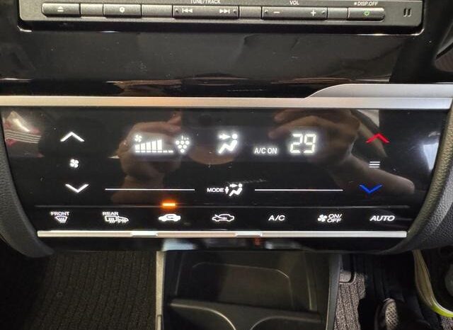 
								2015 Honda Fit Hybrid HYBRID L package 2WD full									