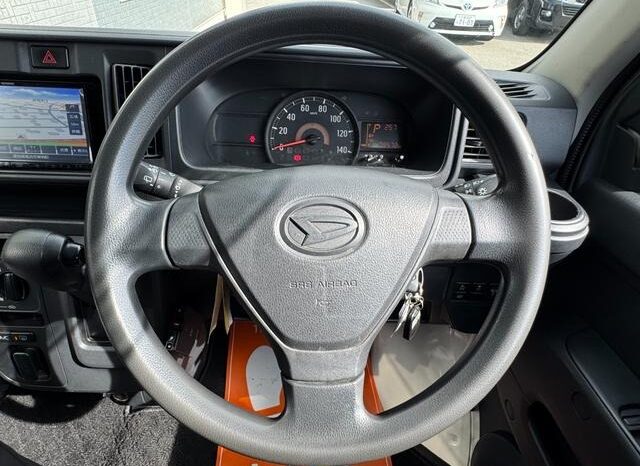 
								2019 Daihatsu Hijet Cargo Deluxe SA III High Roof 2WD full									