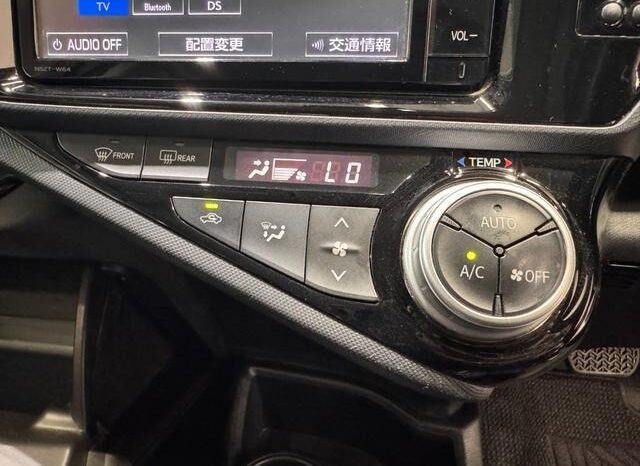 
								2015 Toyota Aqua G 2WD full									